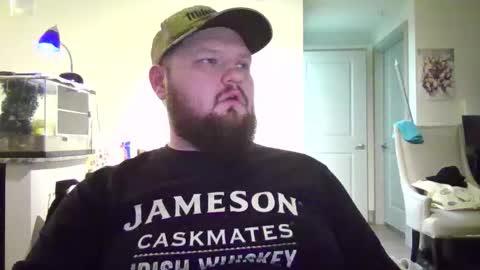 Snapshot of slipinside3 chatting on 11-29-25, 08:06 Matt online show from 11-29-25, 08:06