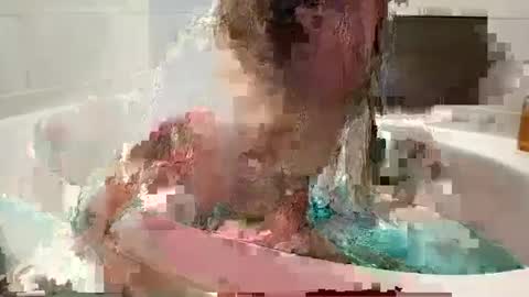 slipperysav online show from 10-20-25, 01:28