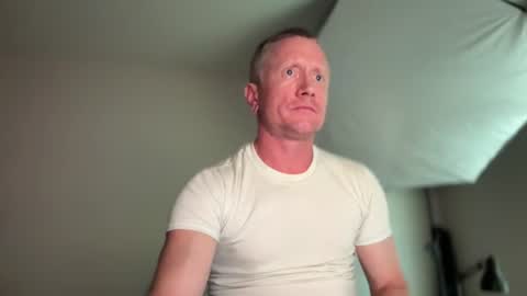slubbieslutmale6969 online show from 06-14-26, 11:56