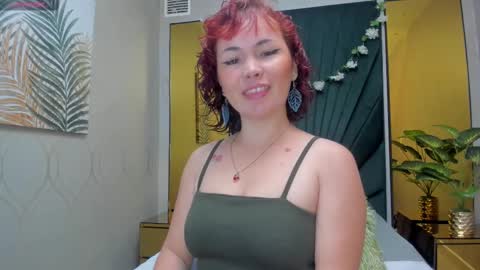 Snapshot of slut_milf4u chatting on 02-11-25, 11:21 Paola  online show from 02-11-25, 11:21