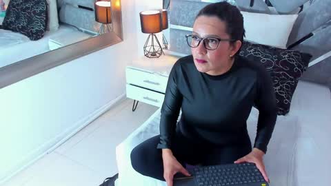 slut_milf_ online show from 05-09-26, 04:01