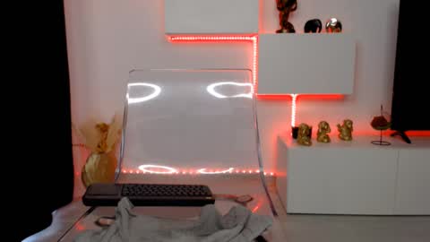 Ariana online show from 02-18-25, 01:55