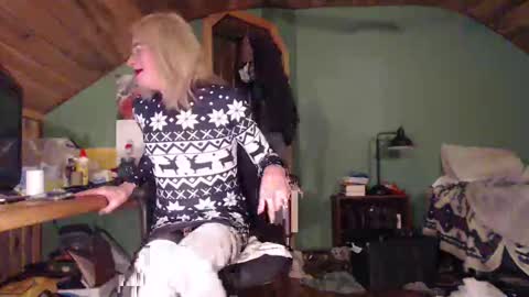 Snapshot of slutjennifertransxx chatting on 12-22-24, 05:12 slutjennifertransxx online show from 12-22-24, 05:12