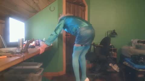 Snapshot of slutjennifertransxx chatting on 10-12-25, 02:21 slutjennifertransxx online show from 10-12-25, 02:21