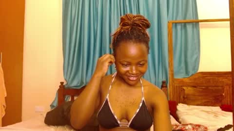 Snapshot of slutty_charmmz chatting on 04-22-26, 03:42 Bree online show from 04-22-26, 03:42