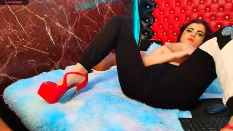 Snapshot of slutty_milf_bitch chatting on 02-20-26, 06:26 Ana online show from 02-20-26, 06:26