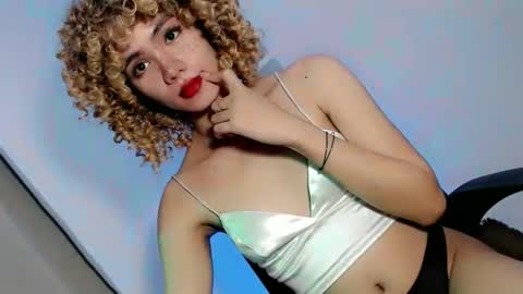 slutty_rose69 online show from 04-01-26, 06:05