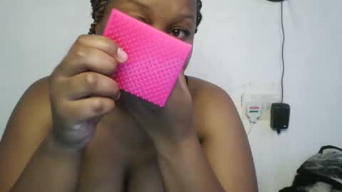 Snapshot of slutty_shan chatting on 10-17-25, 07:44 slutty_shan online show from 10-17-25, 07:44