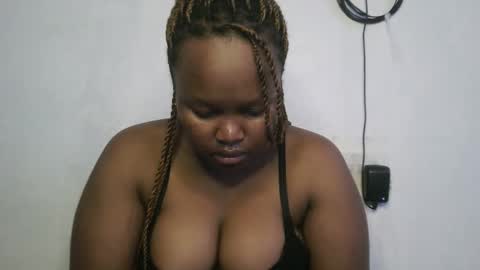 Snapshot of slutty_shan chatting on 10-25-25, 07:16 slutty_shan online show from 10-25-25, 07:16