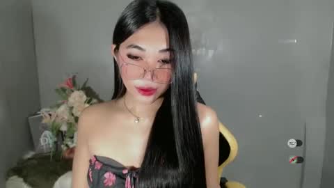 Snapshot of slutty_shanin chatting on 01-15-25, 01:23 SHANIN online show from 01-15-25, 01:23