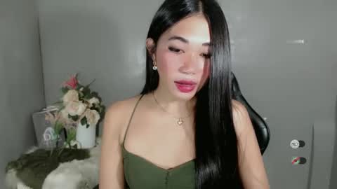 Snapshot of slutty_shanin chatting on 01-24-25, 01:03 SHANIN online show from 01-24-25, 01:03