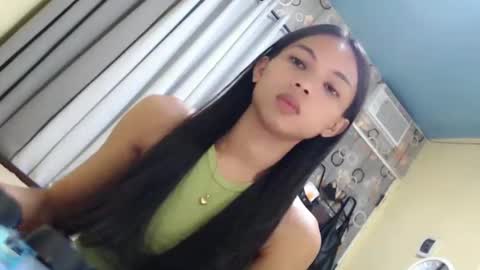 CHIE CHIE online show from 05-18-26, 04:07