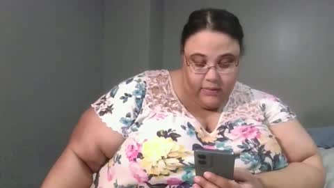 Snapshot of sluttyjess31 chatting on 05-04-26, 02:18 Jessica online show from 05-04-26, 02:18