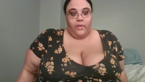 Snapshot of sluttyjess31 chatting on 05-05-26, 02:14 Jessica online show from 05-05-26, 02:14