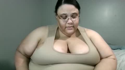Snapshot of sluttyjess31 chatting on 06-04-26, 02:39 Jessica online show from 06-04-26, 02:39