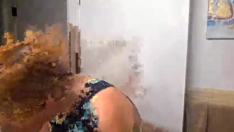 Snapshot of sluttymommie chatting on 10-20-25, 12:33 Alwaysthirsty online show from 10-20-25, 12:33