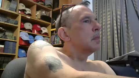 sluttyslave81 online show from 11-06-25, 07:31