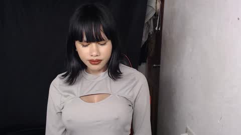 Snapshot of sluttysweet_jennifer chatting on 12-14-25, 01:05 Jennifer online show from 12-14-25, 01:05