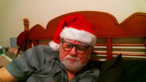 Snapshot of slydevil_sc chatting on 12-17-24, 08:01 Sly online show from 12-17-24, 08:01