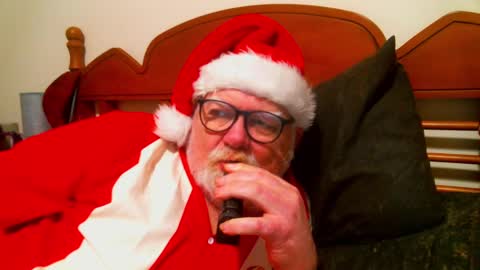 Snapshot of slydevil_sc chatting on 12-22-24, 01:44 Sly online show from 12-22-24, 01:44