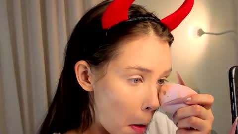 Lily online show from 11-28-25, 01:36