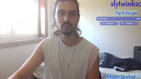 Snapshot of slytwink20 chatting on 09-22-25, 10:28 slytwink20 online show from 09-22-25, 10:28