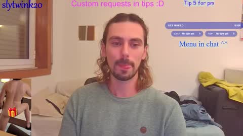 Snapshot of slytwink20 chatting on 09-23-25, 08:45 slytwink20 online show from 09-23-25, 08:45