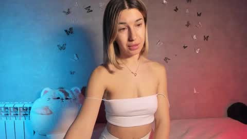 Snapshot of smaillev chatting on 02-22-25, 09:37 Melani online show from 02-22-25, 09:37