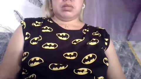 Lovewella online show from 09-19-25, 04:47