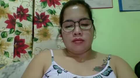 Lovewella online show from 11-18-25, 02:21