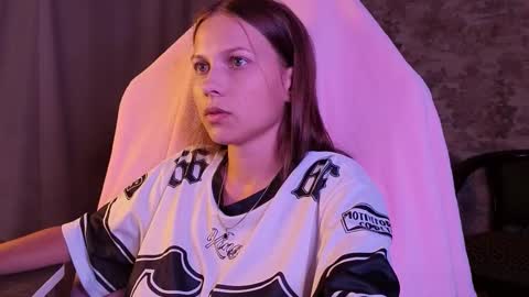 Emma online show from 09-08-25, 04:28