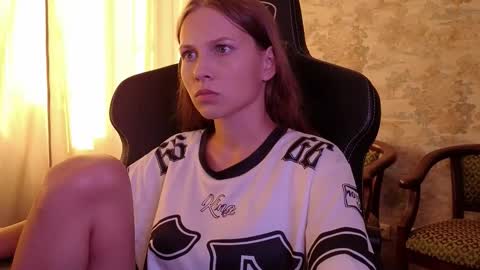 Emma online show from 09-19-25, 02:51