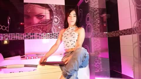 Snapshot of small_hot19 chatting on 03-05-26, 11:39 Small Hot19 online show from 03-05-26, 11:39