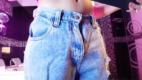 Snapshot of small_hot19 chatting on 03-10-26, 09:36 Small Hot19 online show from 03-10-26, 09:36