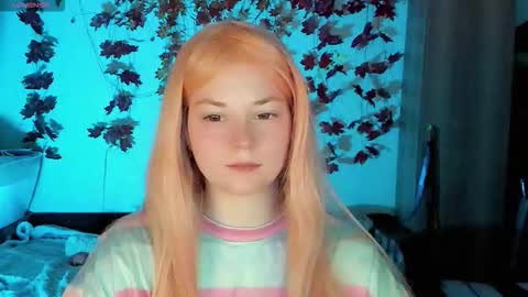 smallimpmeili online show from 10-22-25, 09:03