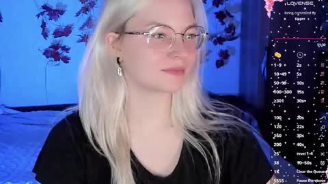 smallimpmeili online show from 11-16-25, 06:57