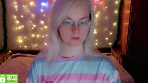 smallimpmeili online show from 11-27-25, 08:33