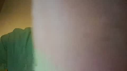 Snapshot of smallone8825 chatting on 09-20-25, 05:41 smallone8825 online show from 09-20-25, 05:41