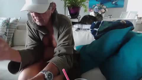 Daddy online show from 01-11-25, 03:42