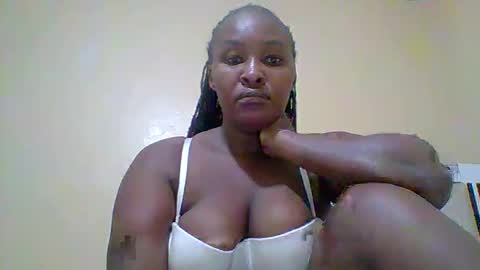 Snapshot of smartqueen1 chatting on 06-04-26, 02:17 Katerina online show from 06-04-26, 02:17