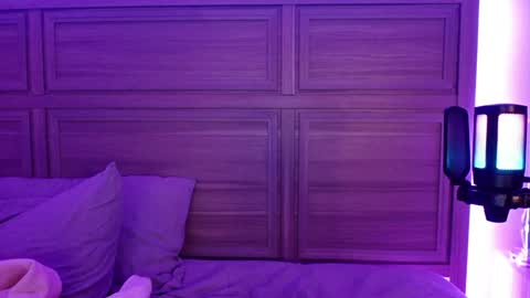 Snapshot of smexy_bun chatting on 12-12-24, 02:04 Smexy online show from 12-12-24, 02:04