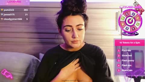 Snapshot of smexy_bun chatting on 02-17-25, 11:53 Smexy online show from 02-17-25, 11:53