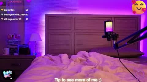 Snapshot of smexy_bun chatting on 11-01-25, 03:52 Smexy online show from 11-01-25, 03:52