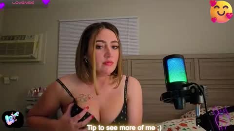 Snapshot of smexy_bun chatting on 11-22-25, 04:33 Smexy online show from 11-22-25, 04:33