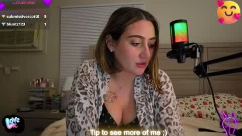 Snapshot of smexy_bun chatting on 11-24-25, 07:19 Smexy online show from 11-24-25, 07:19