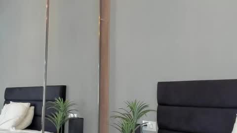 Snapshot of smile_forever_ chatting on 10-14-25, 09:10 Bella online show from 10-14-25, 09:10