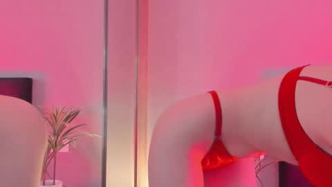 Snapshot of smile_forever_ chatting on 10-27-25, 09:02 Bella online show from 10-27-25, 09:02