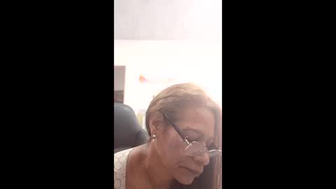 Smileth online show from 02-12-26, 01:17