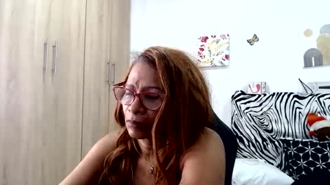 Smileth online show from 06-04-26, 01:39
