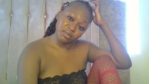 smiley_berry online show from 11-03-25, 02:18